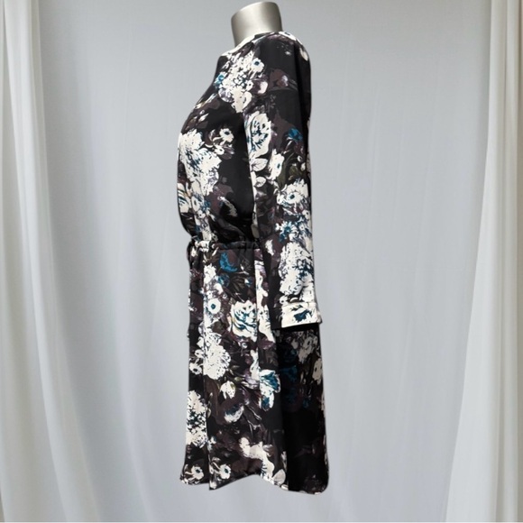 ✅Floral Tunic - Black and White - Picture 5 of 12